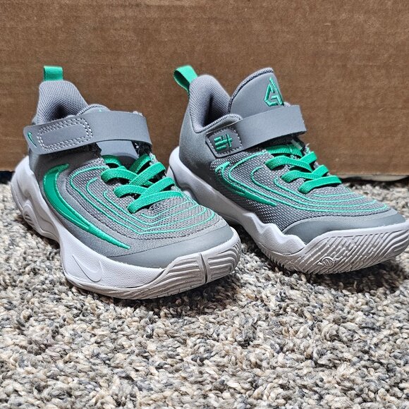 Nike Giannis Immortality 4 Smoke Grey Wolf Grey Dark Smoke Grey Stadium Green - Picture 1 of 5